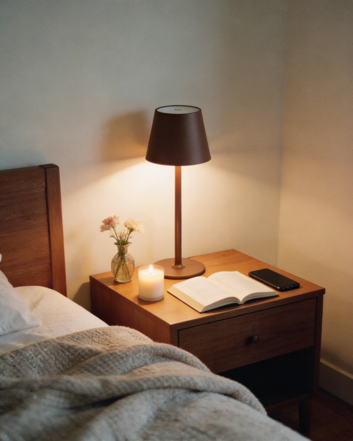 Japandi Sculptural Table Lamp — view 9